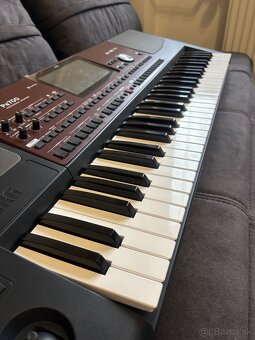 Predám KORG Pa700 - 10
