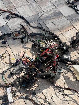 Predám náhradné diely na octavia 1 - 10