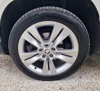 ŠKODA KAROQ 1.6 TDI STYLE DSG - 10