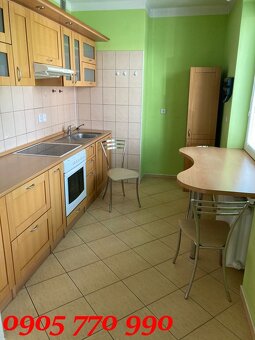 Slnečný dvojizbový byt v centre - 10