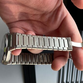 Christopher Ward The Twelve Ti Blue 40mm - 10