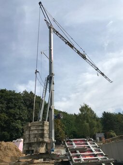 Predám samo Skládací stavebný Žeriav rameno 35 m,Nosnosť 4T - 10