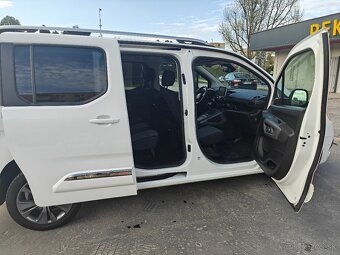 Toyota Proace City Verso 1.5 diesel 96kW (130hp) 7 miestna - 10