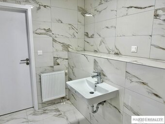 Obchodný priestor prístupný z ulice v centre mesta, novostav - 10