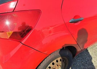 Kia Venga 1,4 i COOL benzín manuál 66 kw - 10