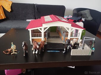Stajňa Schleich - 10