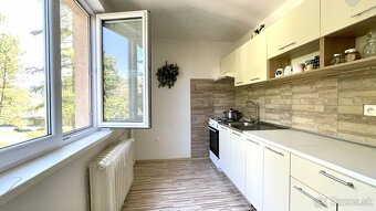 Na predaj:3-izbový byt po rekonštrukcii v širšom centre Brez - 10