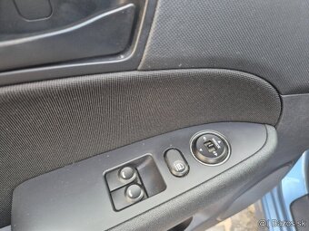 Hyundai i30 1.6 CRDi - 10