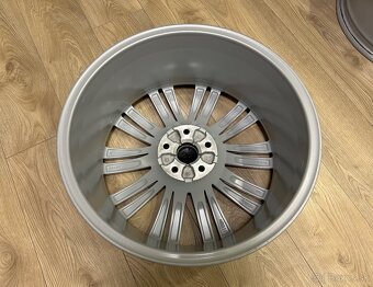 Originálné alu kolesa R19 Škoda Superb III - 10
