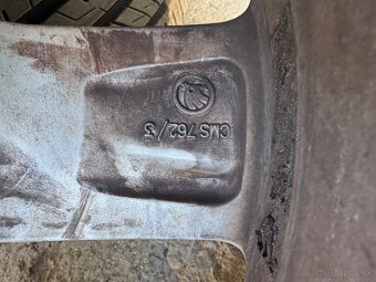 5x100 R16 215/45 r16 Škoda - 10
