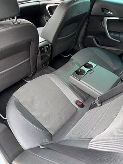 Opel Insignia 2.0 CDTI - 10