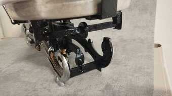 Dvoumiskové staré 5kg váhy po renovaci + závaži - 10