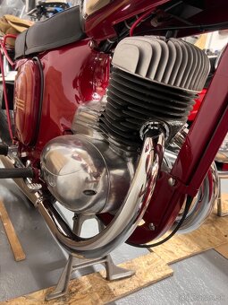 Jawa 250 - 10