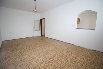 PREDAJ veľký 1 izb BYT s balkónom J.Kráľa Partizánske - 10