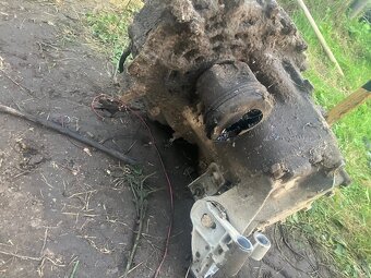 Motor a prevodovka - 10