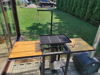Predám záhradný grill súpravu - 10