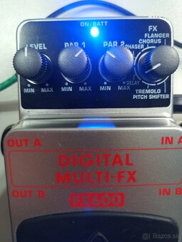 Gitarové Efekty BEHRINGER 2X - 10