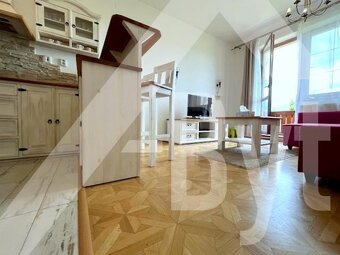 KOMPLET ZARIADENÝ VEĽKÝ APARTMÁNOVÝ BYT S VÝHĽADOM NA TATRY - 10