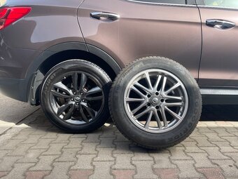 Hyundai Santa Fe 4X4 2,2 CRDI 145KW A/T 7 miestne - 10