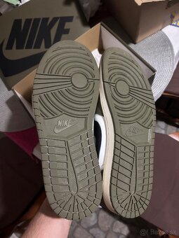 Nike Air Jordan 1 Retro Low Medium Olive - 10