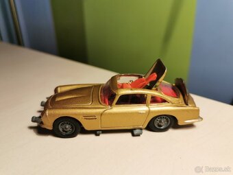 Corgi toys Aston Martin DB4 James Bond 2 - 10