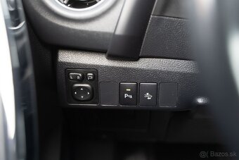 Toyota Auris 1.8 I VVT-i HybridSD Selection - 10