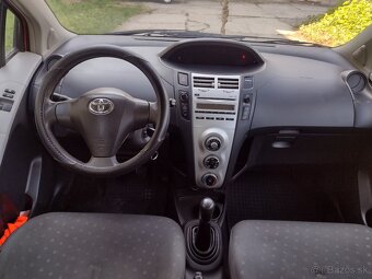 Predám Toyota Yaris 1.3 VVTI 64kw s klímou - 10
