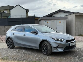 Kia Ceed 1.5 T-GDi 2750km Stav Nového auta rv5/2025 - 10