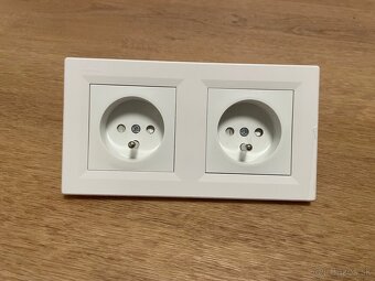 Vypínače a zásuvky Asofra - 10