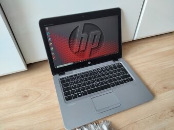 12" HP elitebook / 4-jadrový procesor / 8gb ram /256gb ssd/ - 10