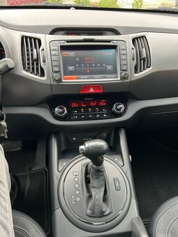 Automobil KIA Sportage 2.0 CRDi VGT 4WD EX A/T - 10