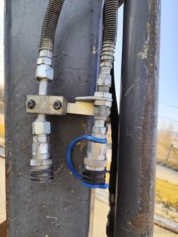 Báger Volvo, 5000kg, 3x lyžica. - 10