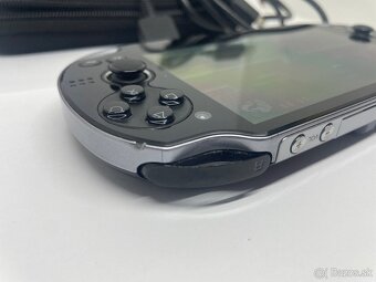 PS Vita Wi-Fi (PCH-1004) OLED -16GB - 10