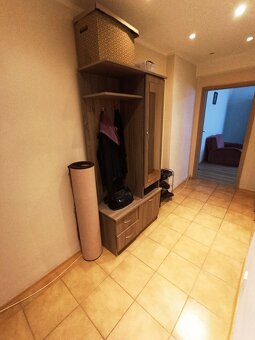 Na predaj priestranný 1 izbový byt s vlastným kúrením - blíz - 10