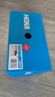 Predám HOKA Clifton 10 Wide M black/black veľ.8 (42) nové - 10