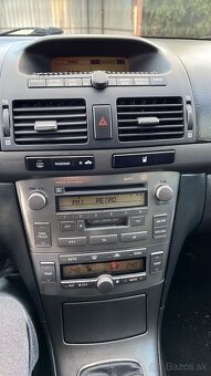 Toyota Avensis Combi - 10