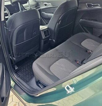 Kia Sportage 1.6 T-GDi Gold, 1 598cm3, 118kW, manuál - 10