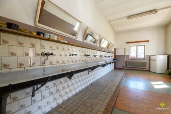 Priemyselná hala v uzavretom areáli - 10