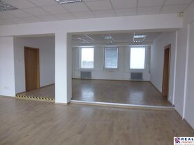 STROJNÍCKA: 35 m2 a 40 m2- univerz.kancelárske, resp.obchod. - 10