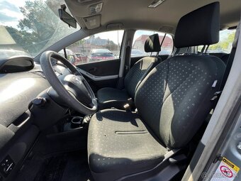 Toyota Yaris 1.3 benzín, 64kW, MT/5, rok:11.2007. - 10