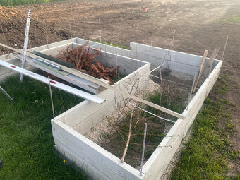 10% ZĽAVA na Betónové vyvýšené záhony ucelené zostavy - 10