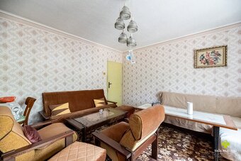 Rodinný dom s veľkým pozemkom na rekonštrukciu - 10