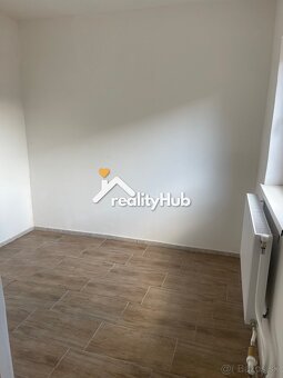 Moderný tehlový dom v Chynoranoch na predaj - 10