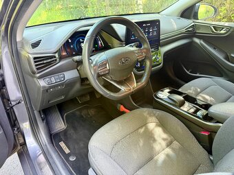 Hyundai IONIQ,38,3 kWh,SoH 100%,TČ,BlueLink, sDPH 17 960,- - 10
