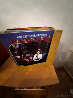 Gramofón + platne - 10