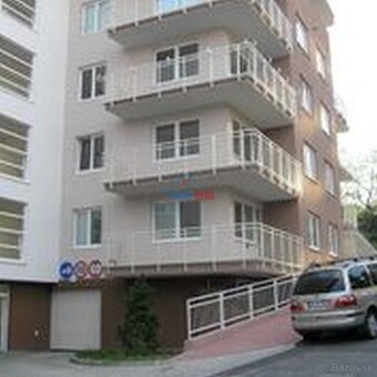 KRAMÁRE, NOVO zariadený 2-IZB BYT, aj garáž. - 10