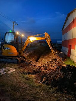 bager JCB 8030 - 10