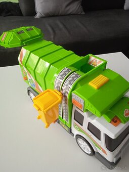 Vlakový rušeň a smetiarske auto - 10