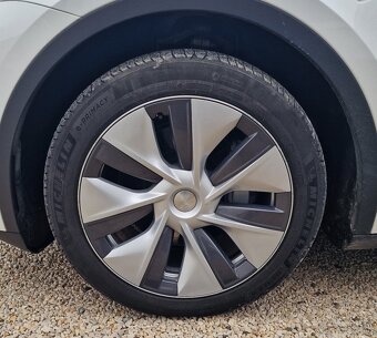 TESLA Y LONG RANGE AWD, SOH: 90,9%, 360°KAMERA, AUTOPILOT - 10