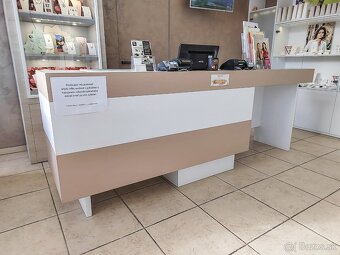 Luxusné predajné vitríny s LED osvetlením - 10